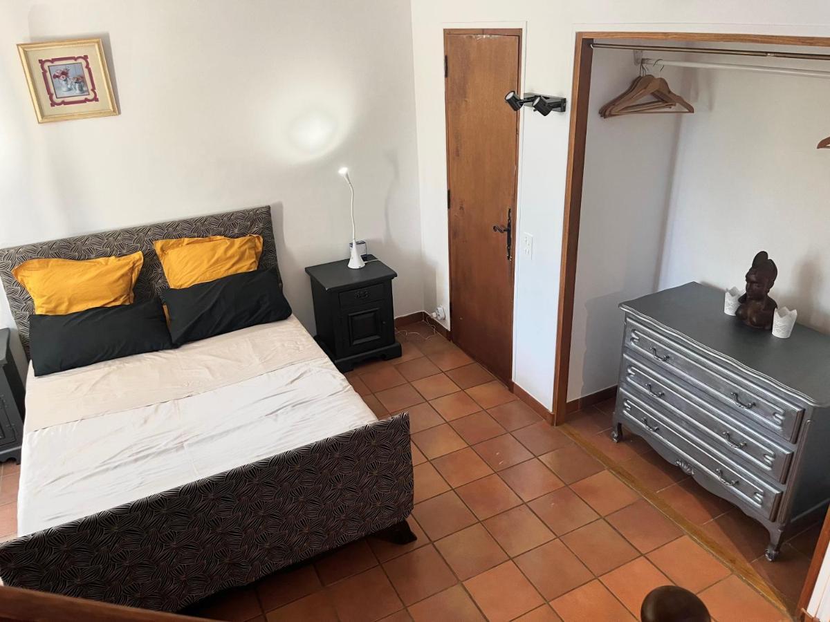 Bed and Breakfast Le Mazet De Choubouloute Saint-Gilles  Exterior foto